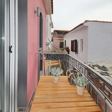 Fouxia-red * Skopelos